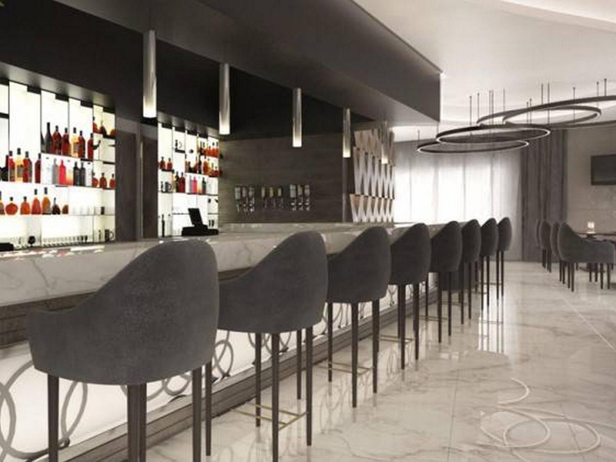 Room In Lodge - The Envoy Hotel And Suites Abuja Extérieur photo